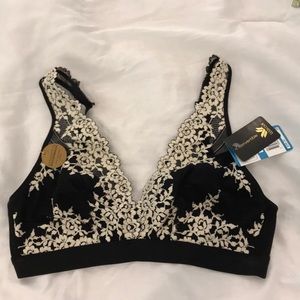Women’s Wacoal soft cup bralette size 36 NEW